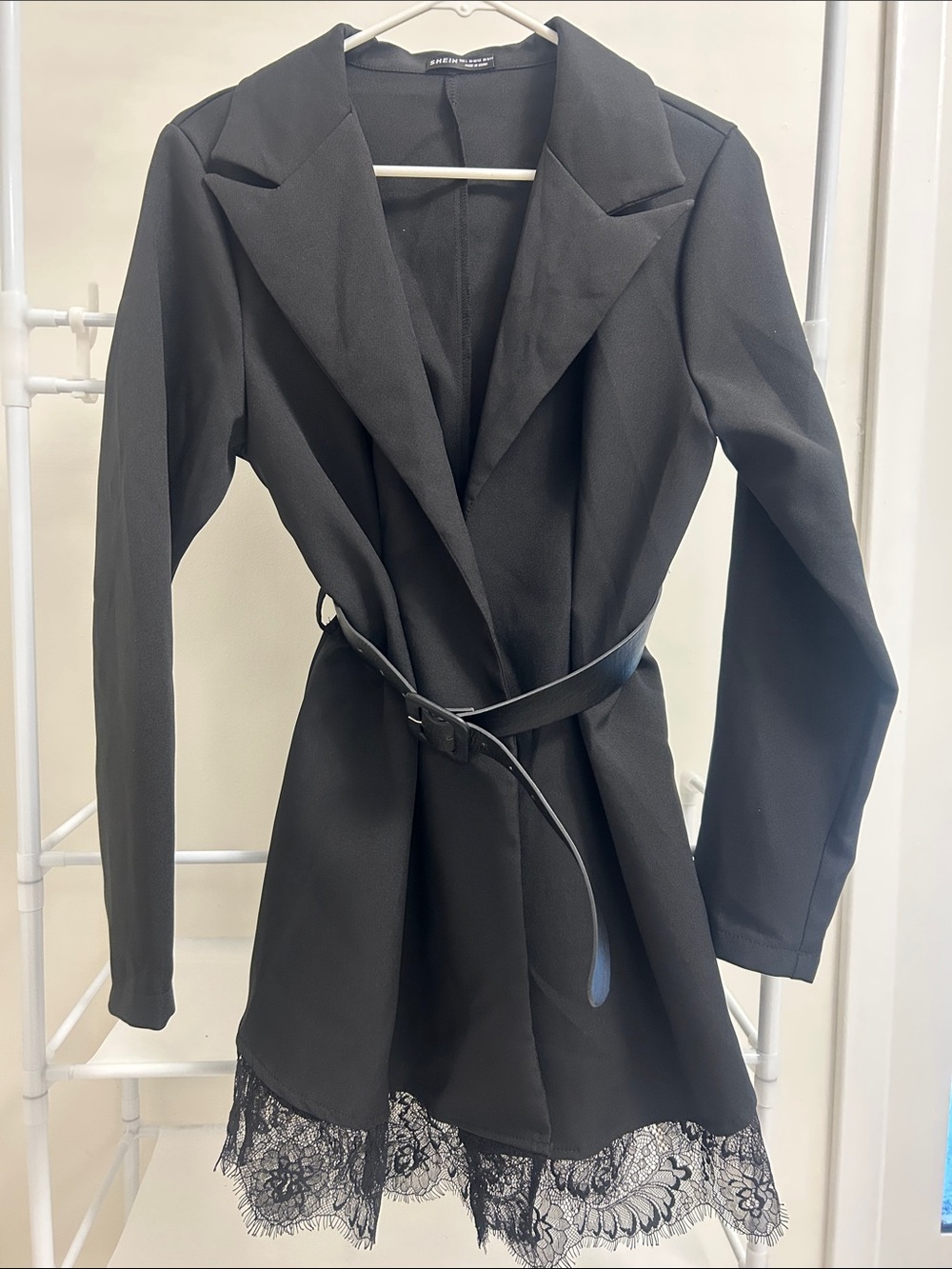 SHEIN Black Lace-Hem Belted Blazer
